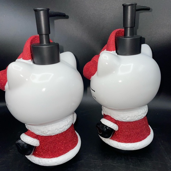 Hello Kitty Glittery Holiday Soap dispenser Set - Picture 5 of 8